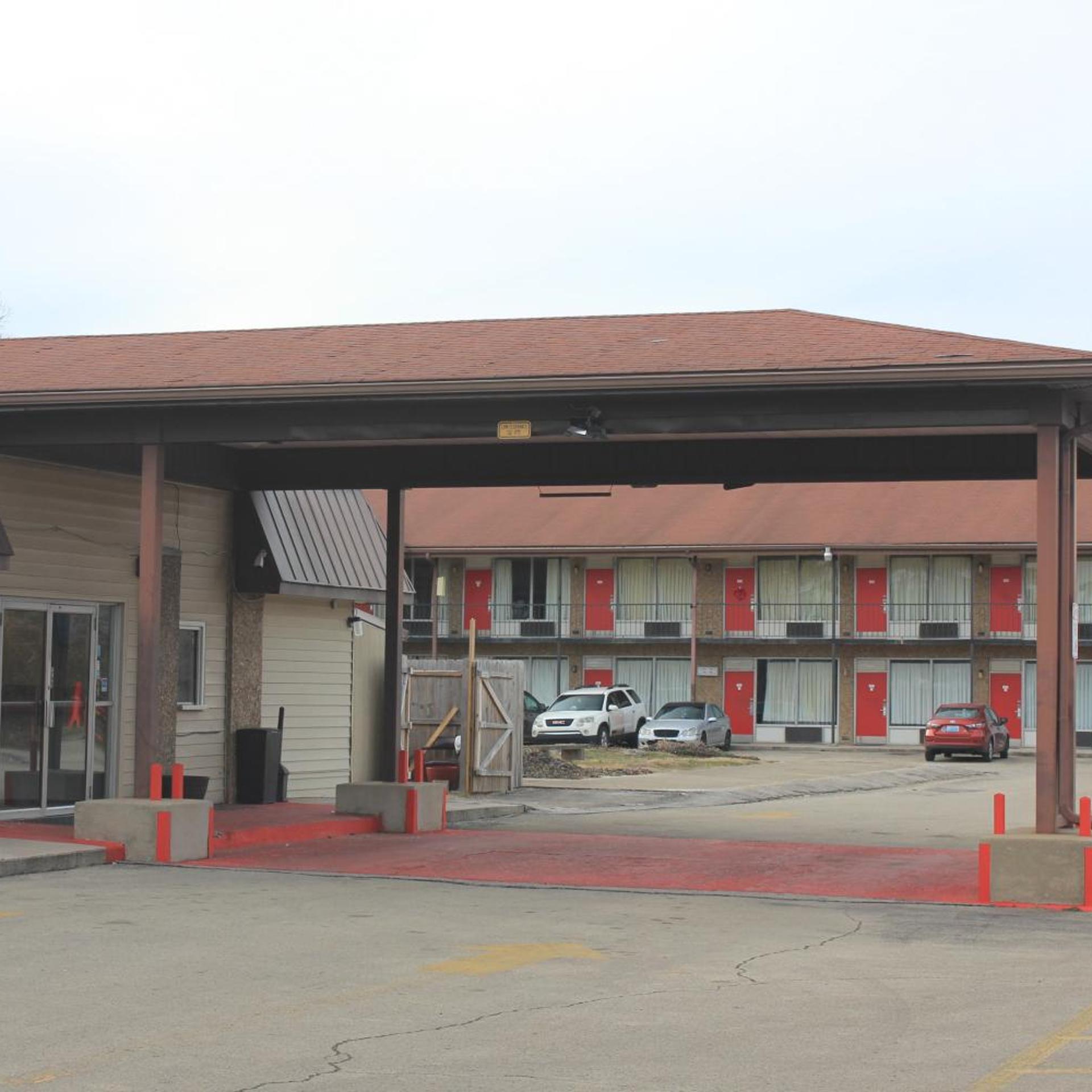 Red Carpet Inn Louisville 31/39