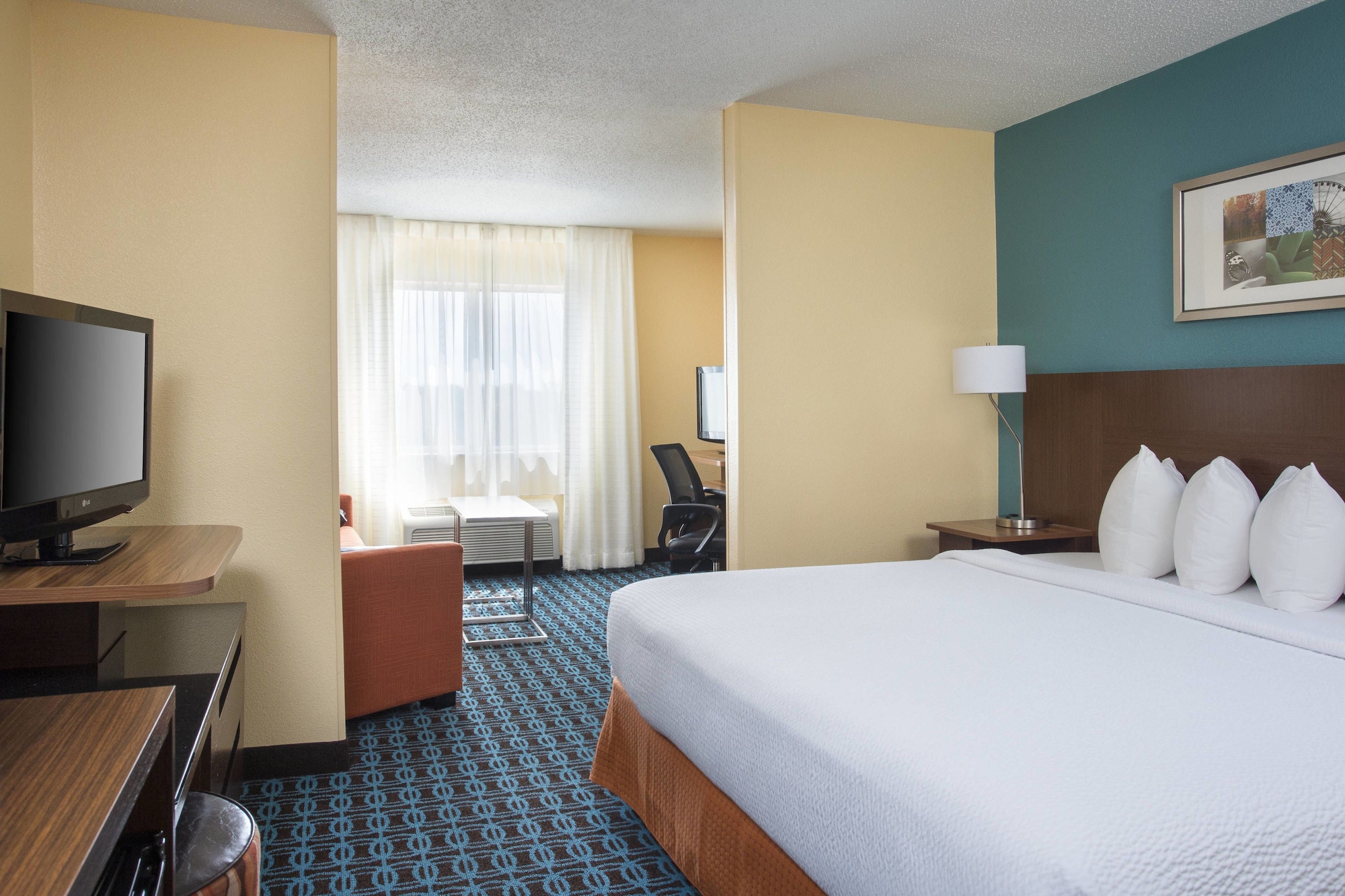 EXECUTIVE, SUITE, KING BED, SOFA