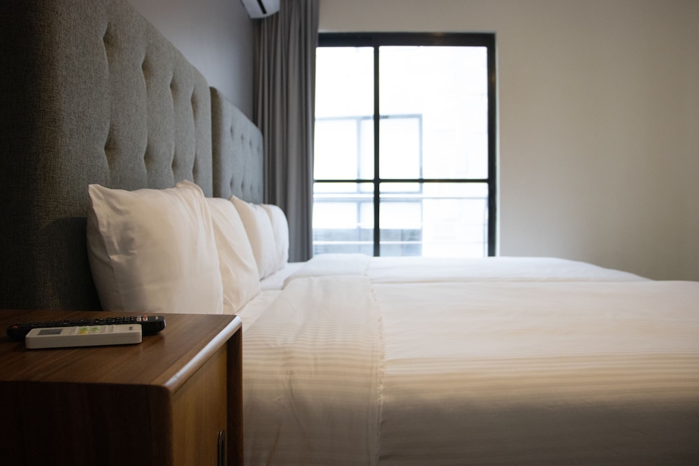 SOLE Suites by GuruHotel 9/25
