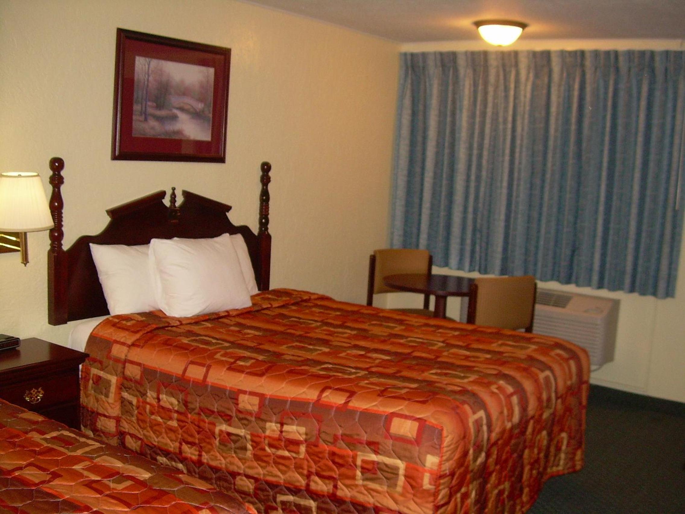 83 Motel 8/28