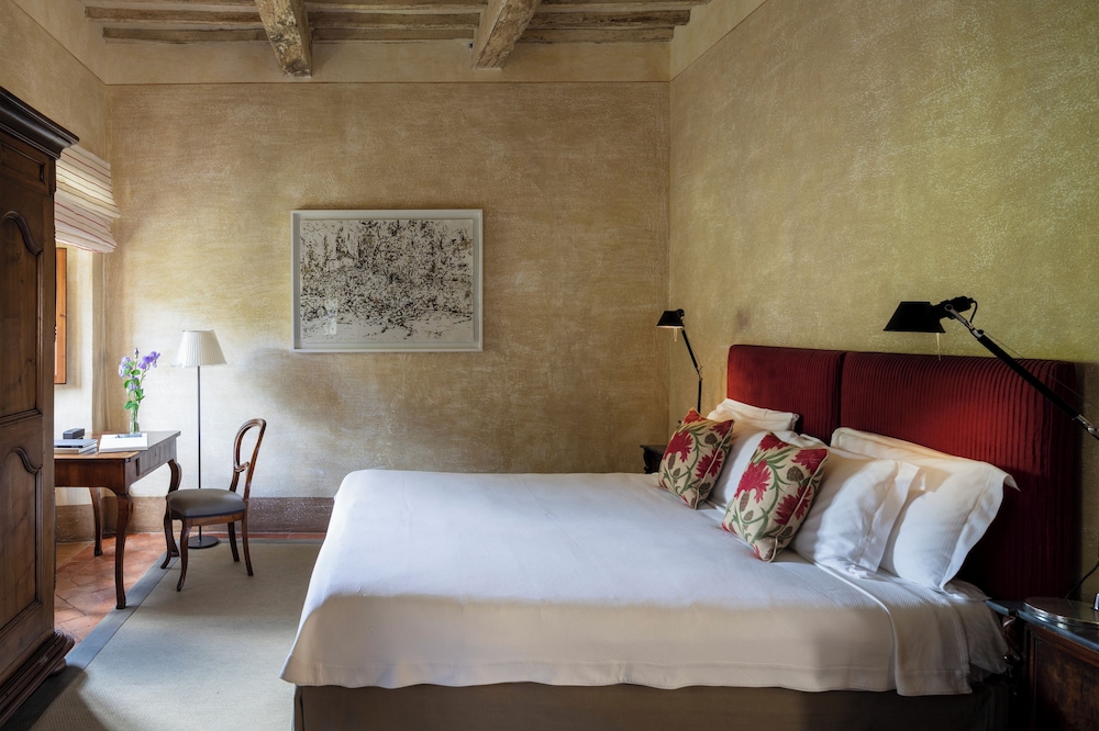 Charme, Queen Bed