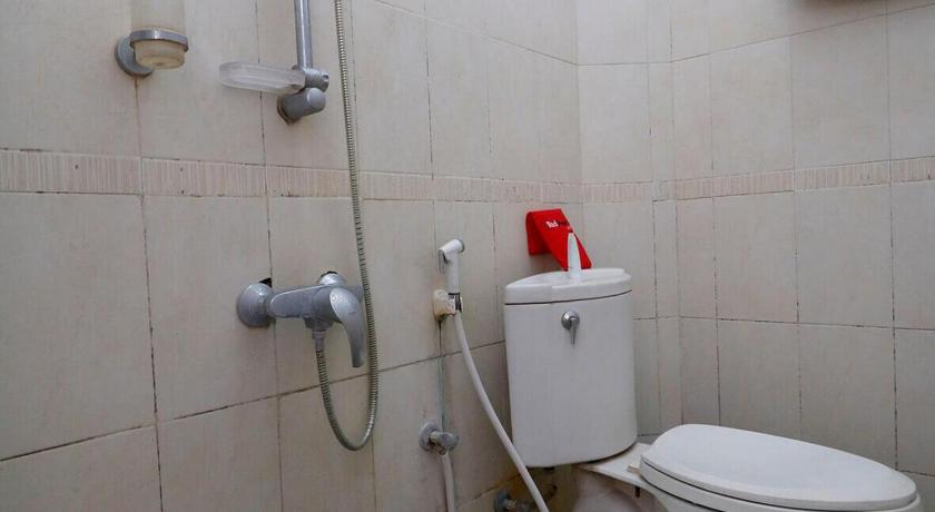 Reddoorz Plus Near Undip Tembalang 45/47