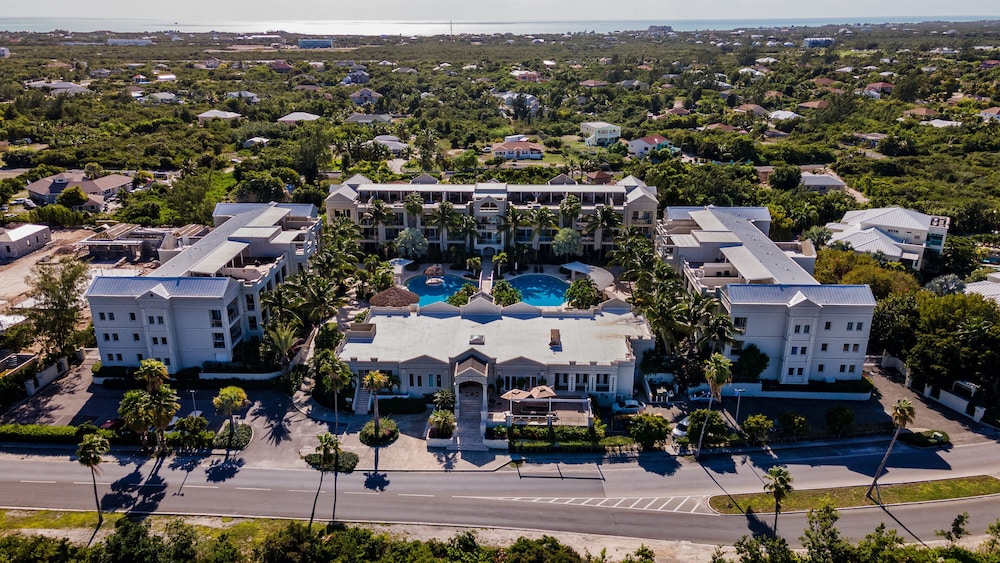 The Atrium Resort 60/66