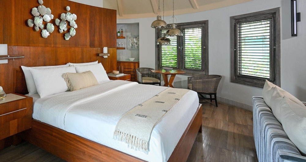 1 Bedroom, Royal, Romantic, Valley, Suite, King Bed, Garden View, South Sea View