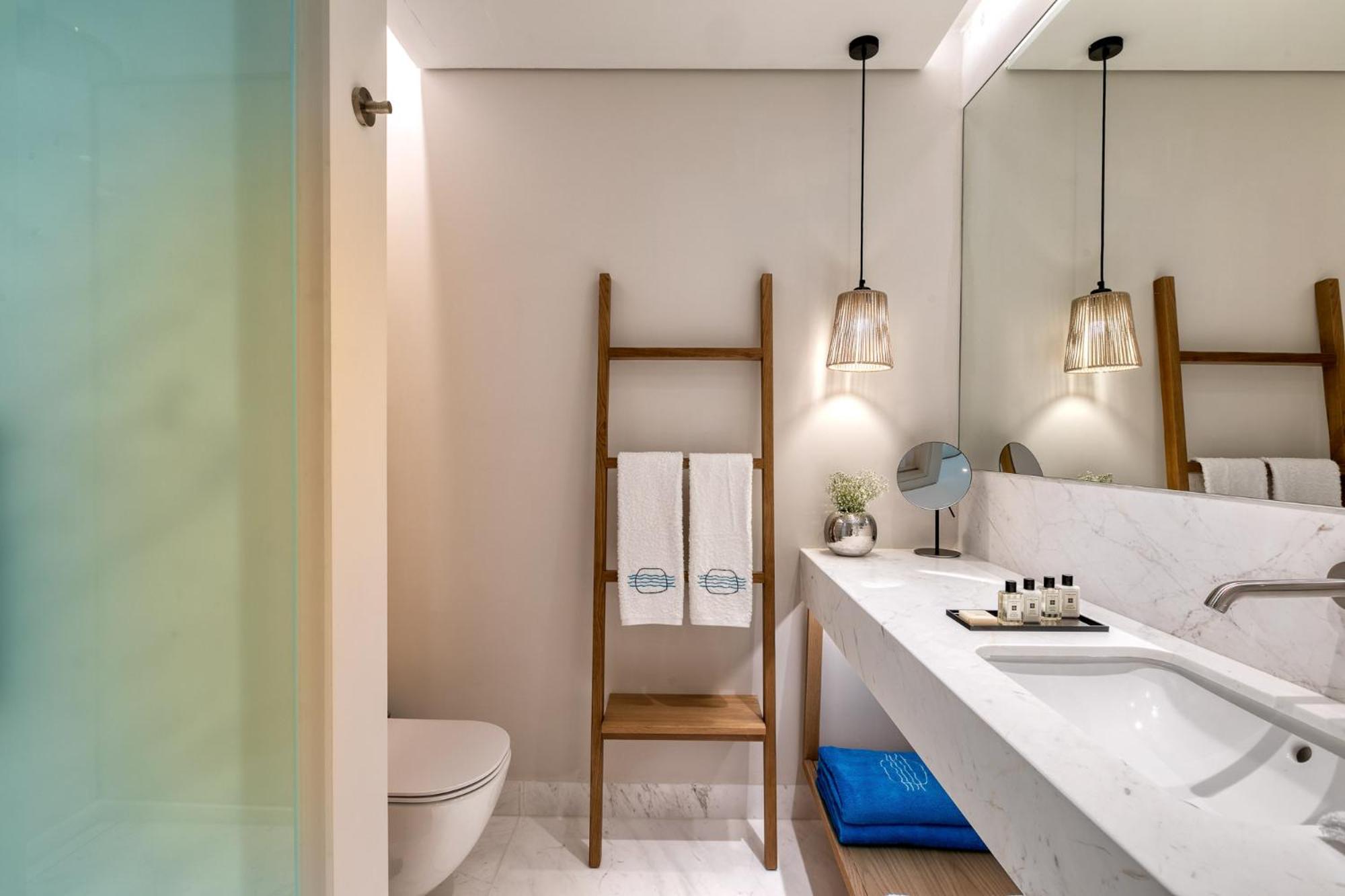 Vathi Cove Luxury Resort & Spa 58/60