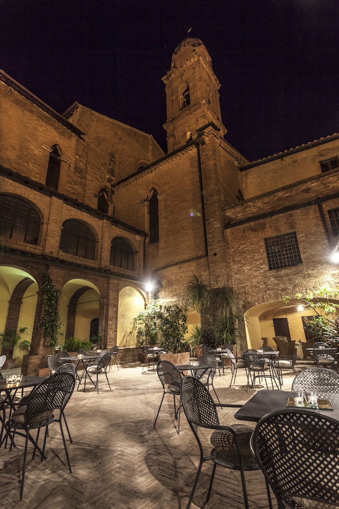 IL Chiostro Del Carmine 42/58