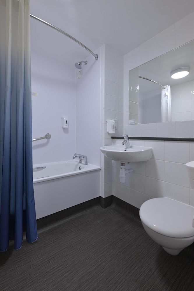 Travelodge Inverness Fairways 30/36