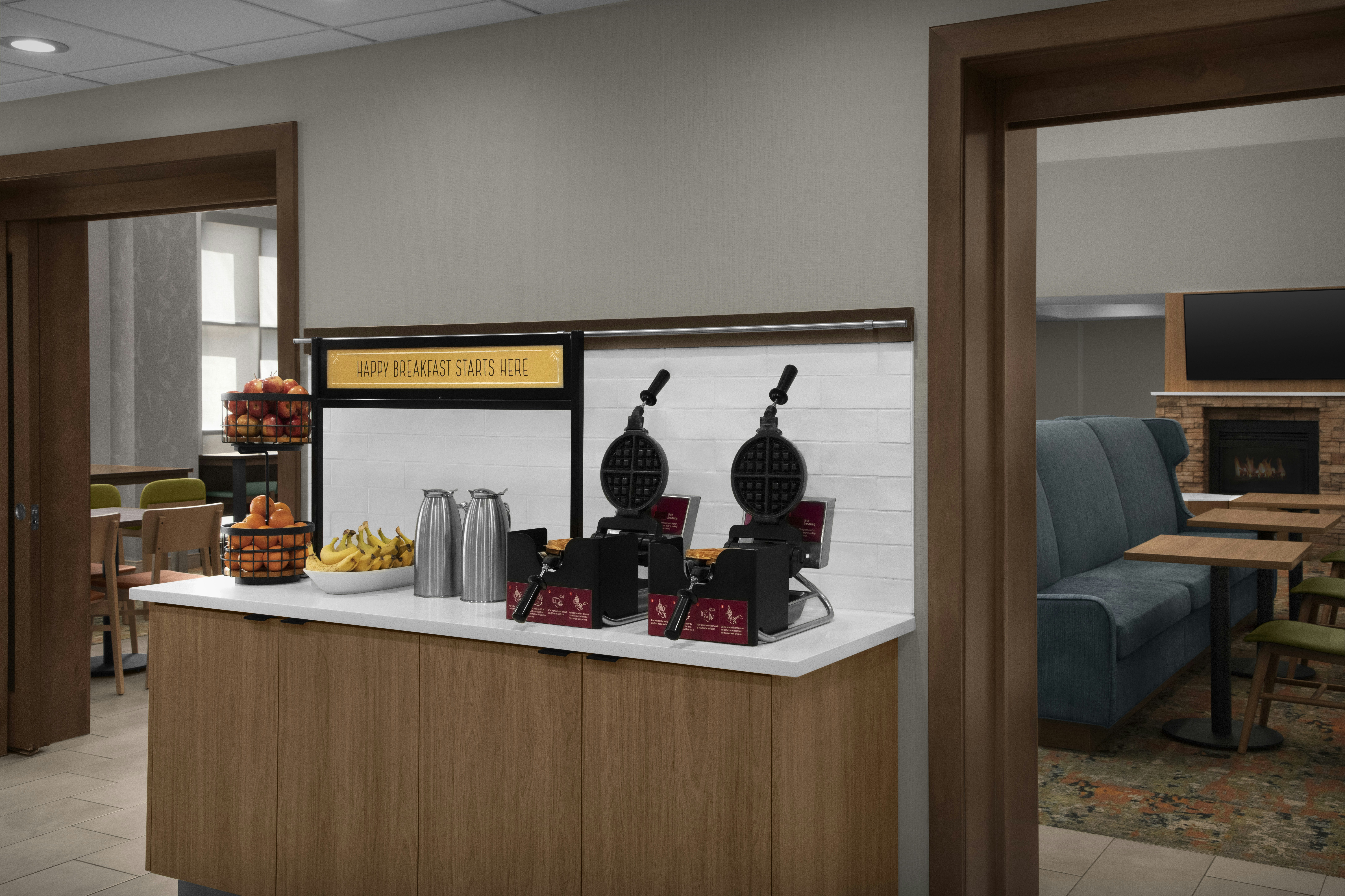 Hampton Inn And Suites Phoenix Glendale Westgate Az 17/65