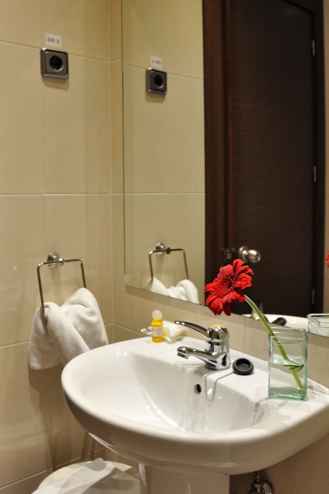Hostal Ballesta 31/69