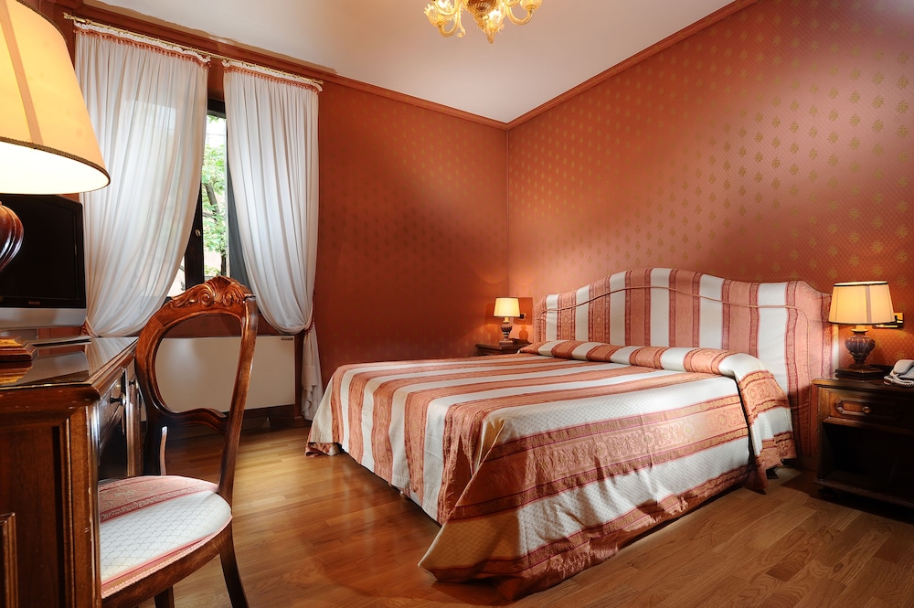 SUPERIOR, DOUBLE BED
