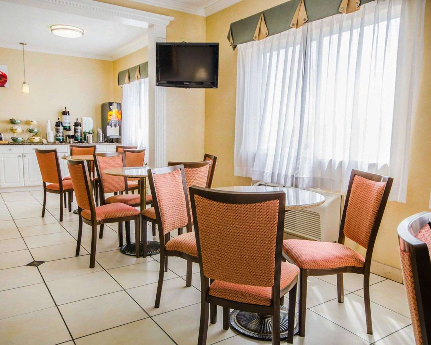Quality Inn Evansville Eastland Area 19/22