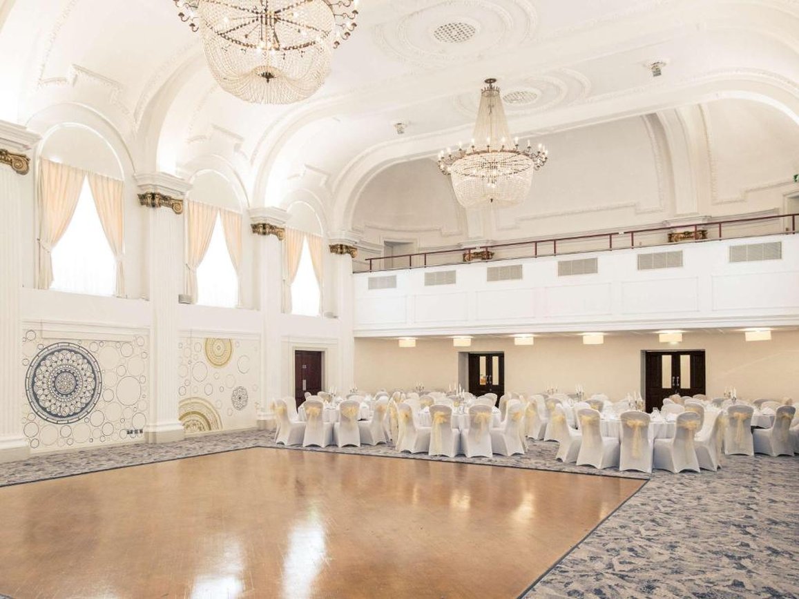 Bristol Grand Hotel By Sunday 11/43