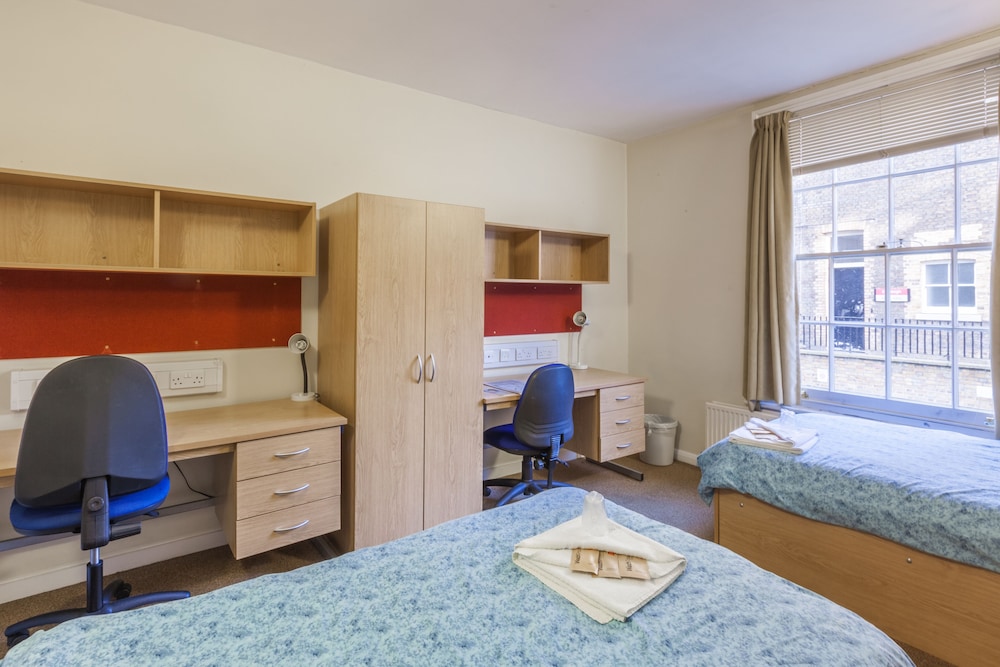 LSE Passfield Hall 18/45