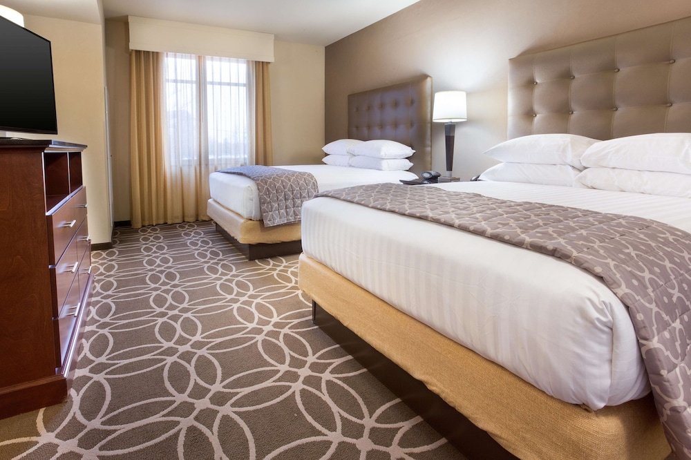 2 Rooms, Suite, 2 Queen Beds, Sofa