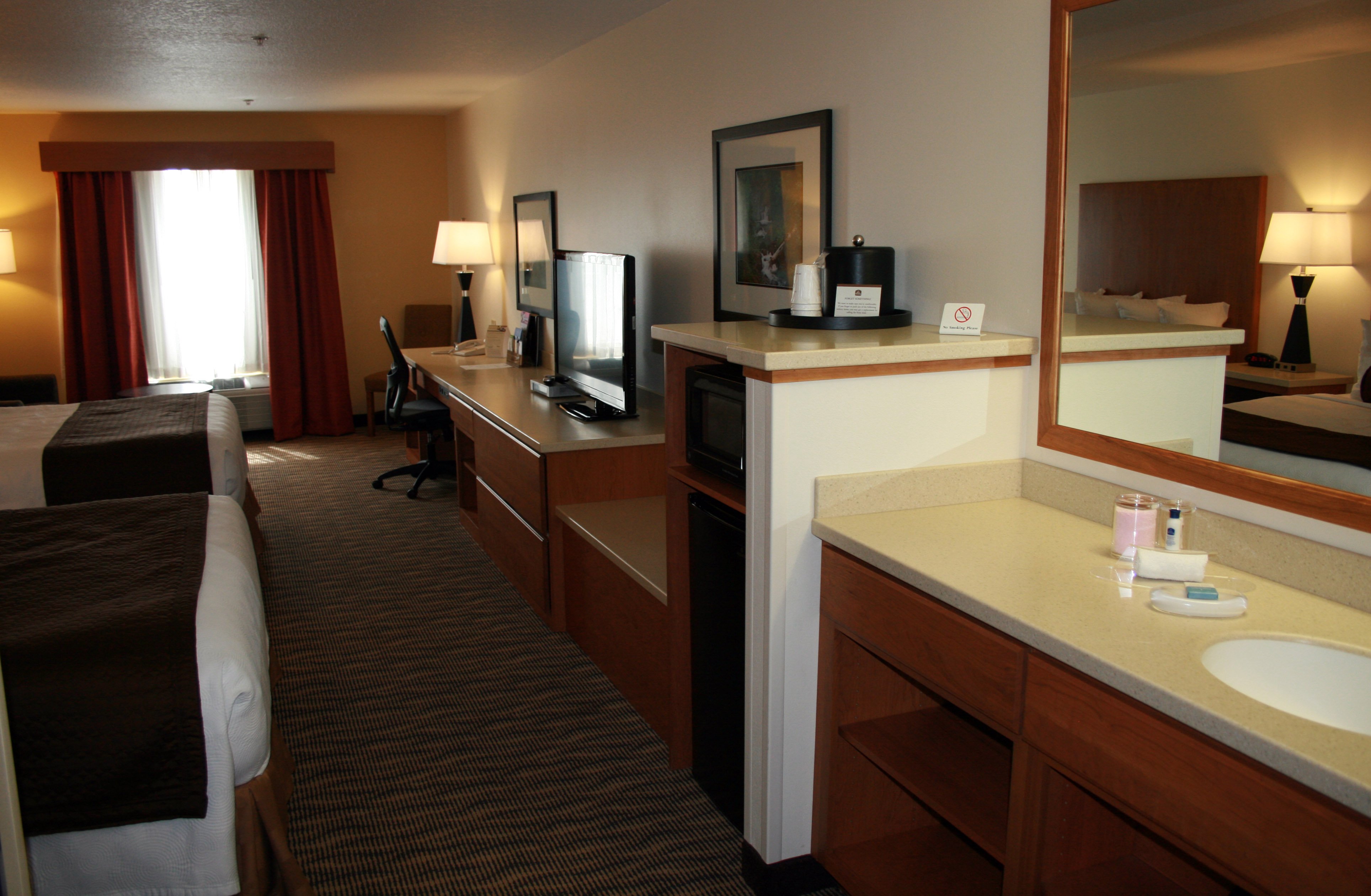 Best Western Plus Park Place Inn & Suites 76/76