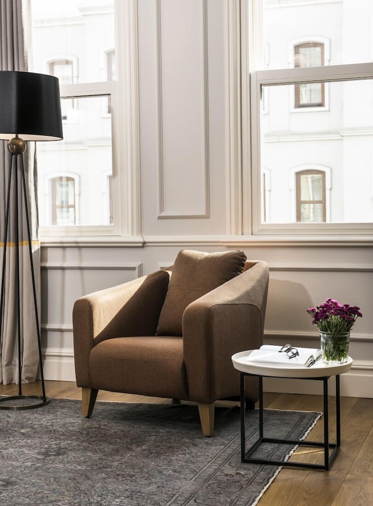 Nevv Bosphorus Hotel & Suites 35/68