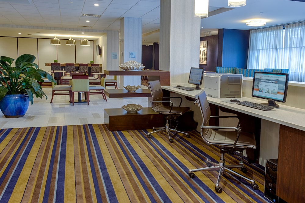 Holiday Inn Express And Suites Baltimore West Catonsville 47/66