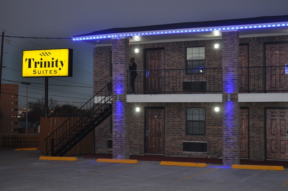 Trinity Suites Downtown Dallas 2/28