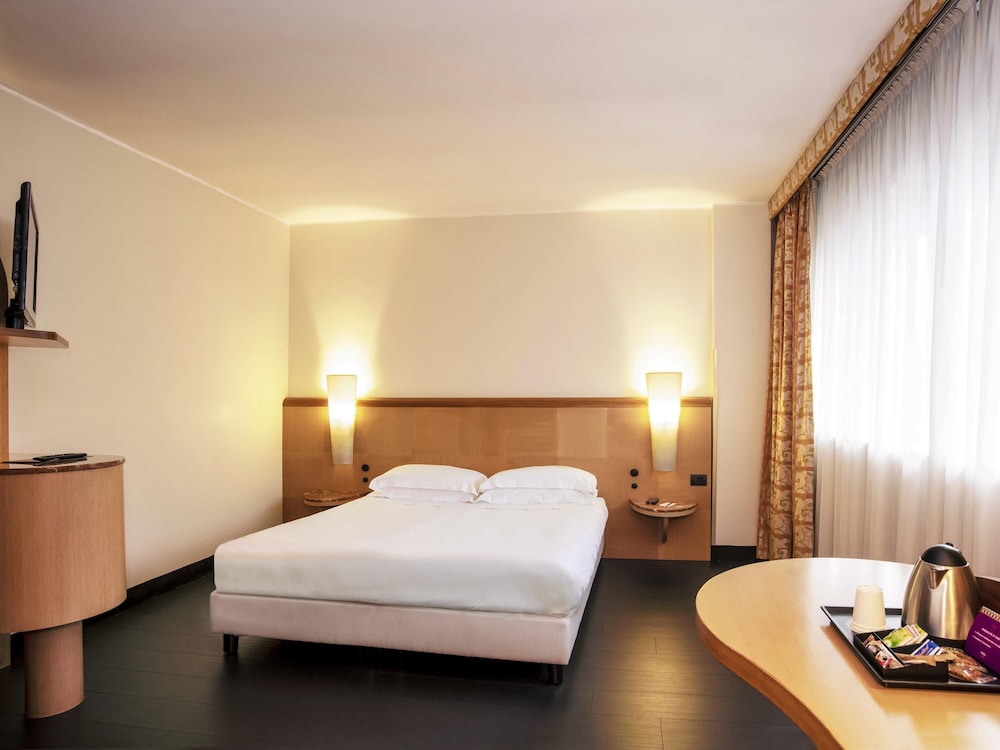 PRIVILEGE, DOUBLE BED