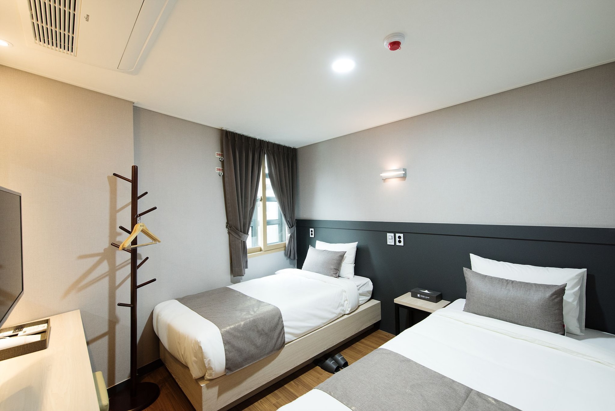 BASIC, TWIN BEDS