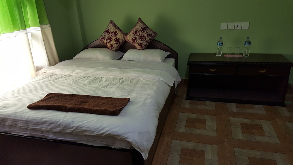 Sauraha Resort 20/50