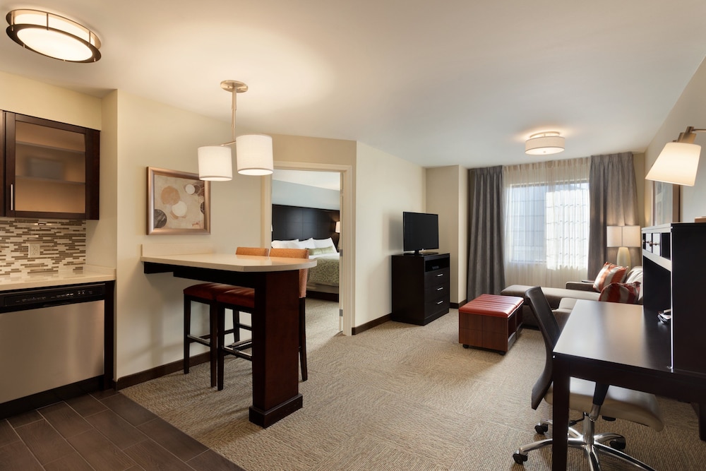 Staybridge Suites MIDLAND 43/49
