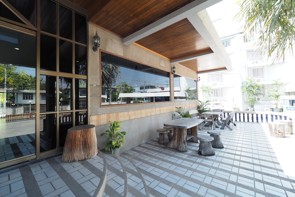 Pachara Hotel And Restaurant 7/20