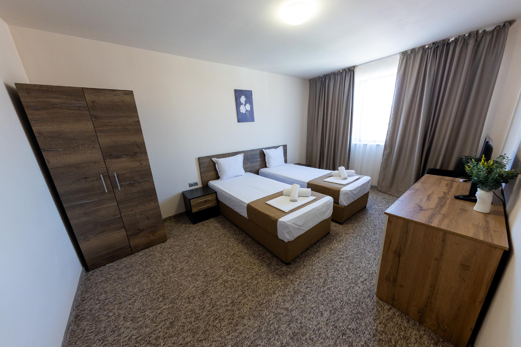 Room, Twin Beds