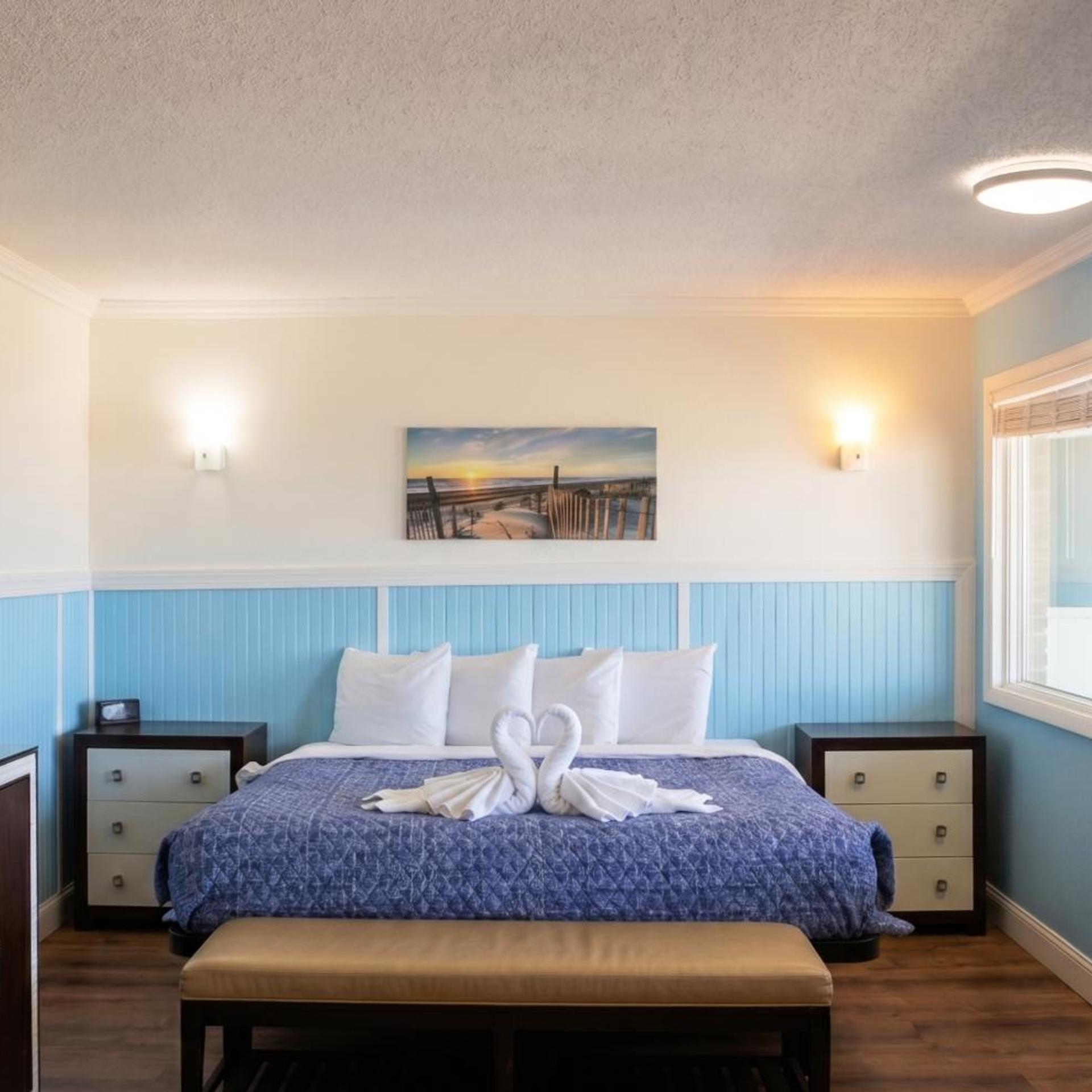 Room, King Bed, Ocean Front, Hot Tub, Bathtub