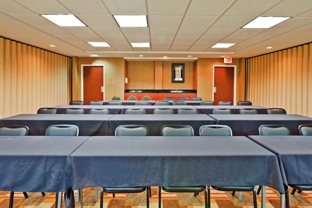Holiday Inn Express Hotel And Suites Memphis Germantown 59/69