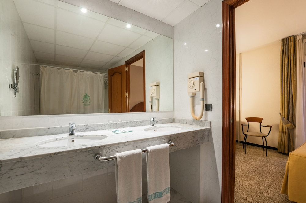 Hotel Gaudi 6/49