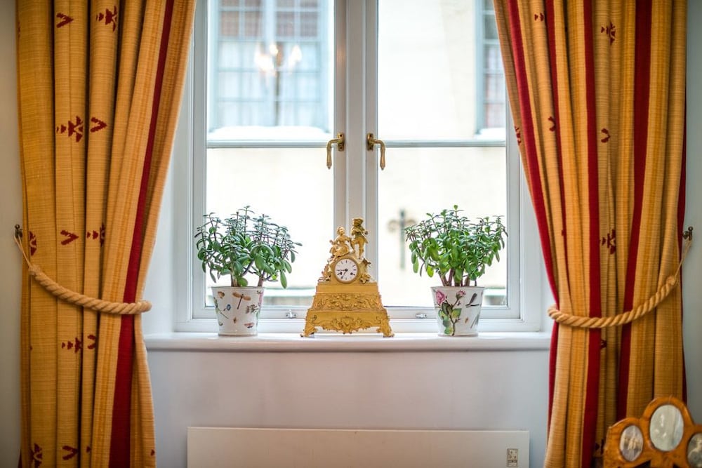 Collectors Victory Apartments 6/48
