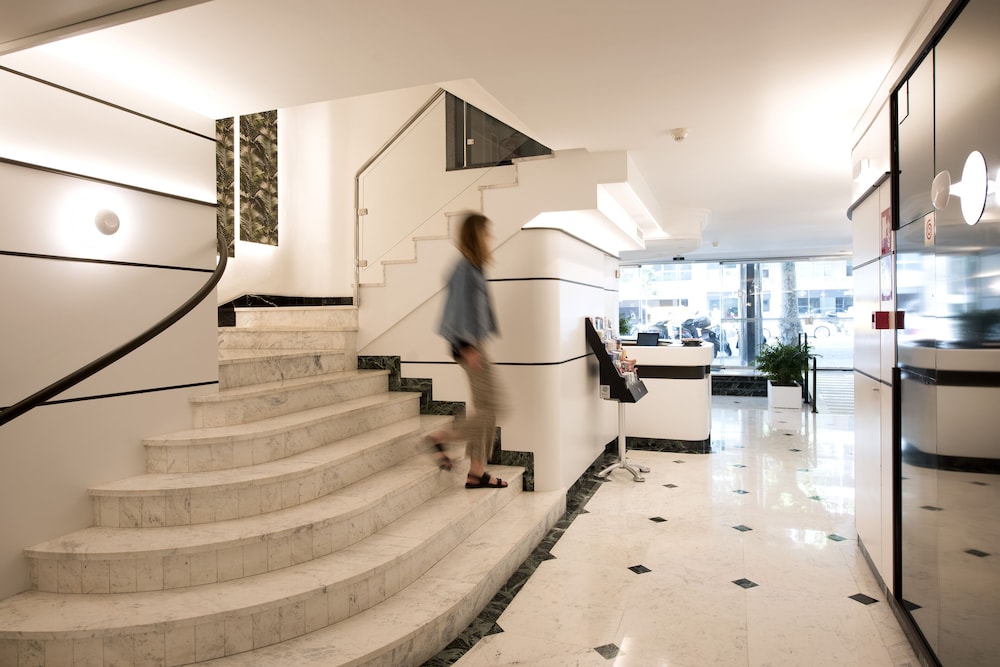 Acacia Suite 23/41