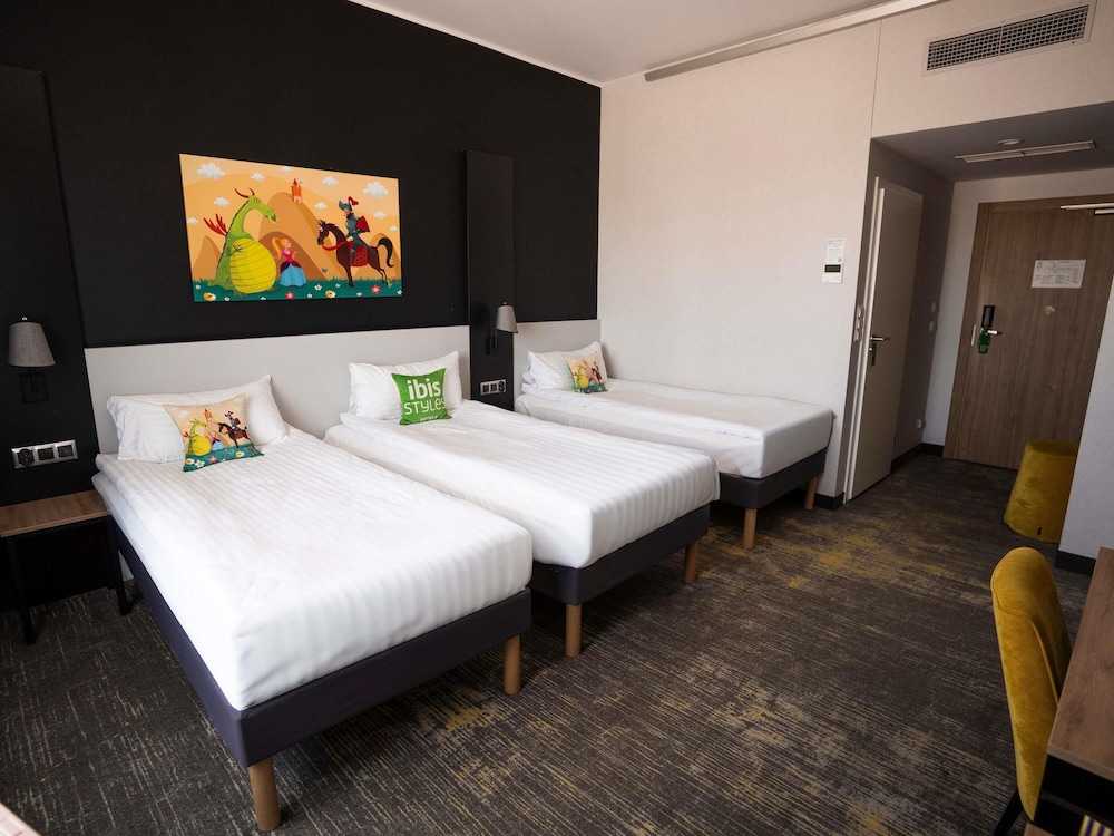 غرفة قياسية بثلاثة أسرّة، Ibis Styles Grudziadz 2/10