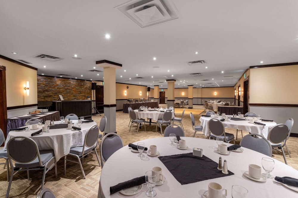 Ramada By Wyndham Northern Grand Hotel Conference Centre 51/58