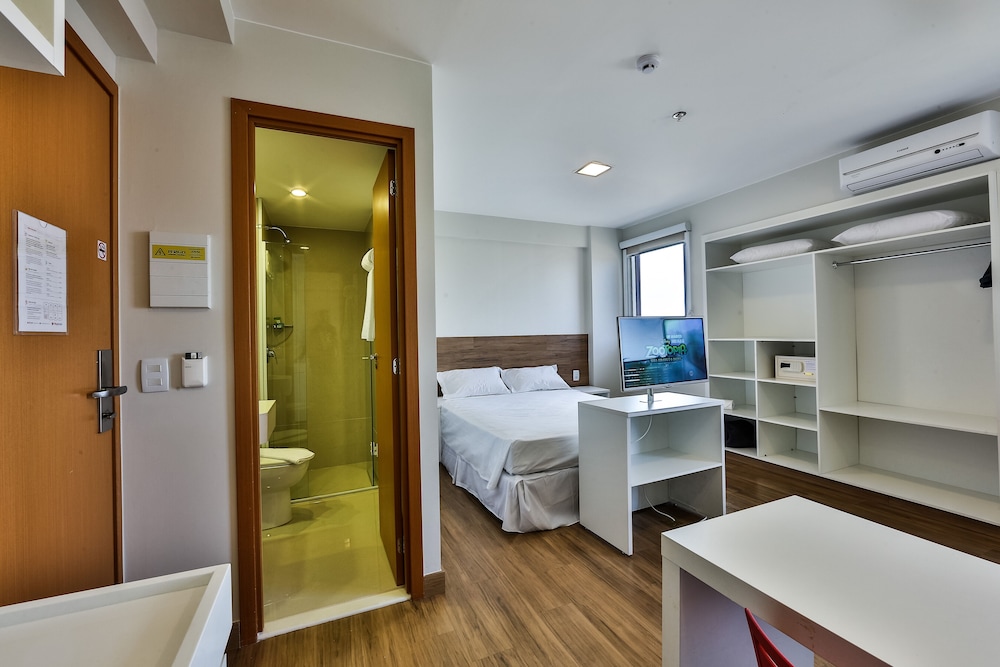 Play Hotel 47/47