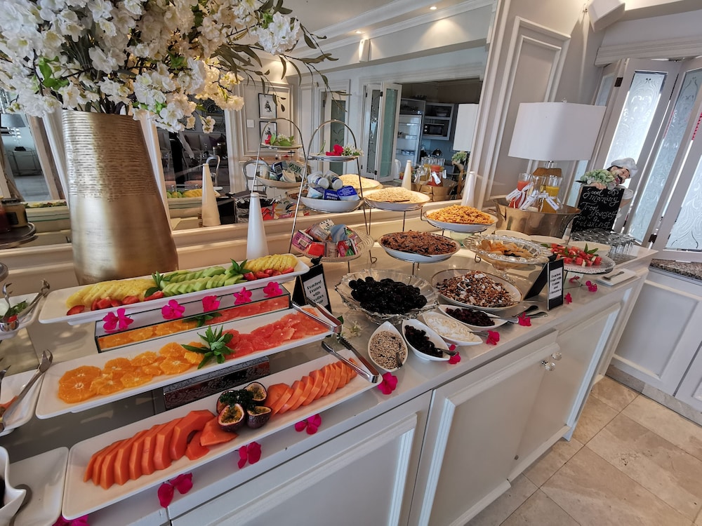 The Clarendon - Bantry Bay 19/50