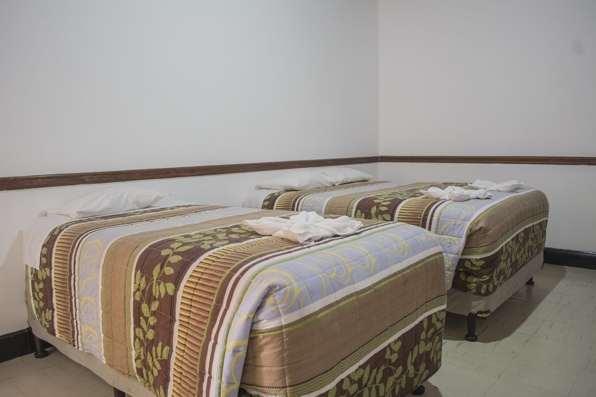 SUPERIOR, 2 DOUBLE BEDS