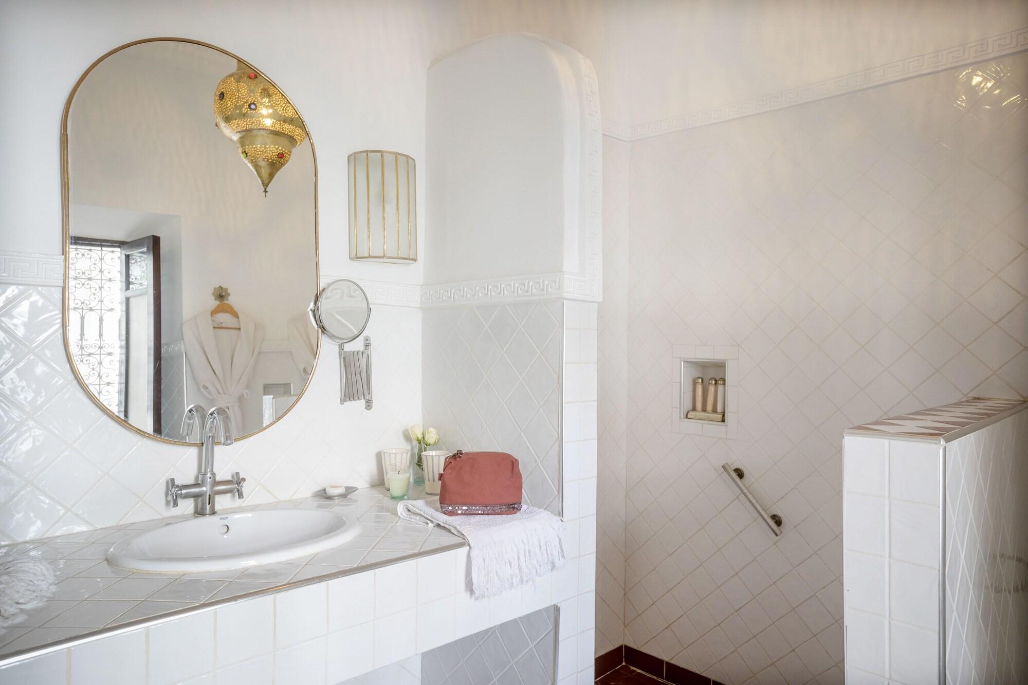 Superior, Double Bed, Side Beach View، Riad Olema et Spa 3/4