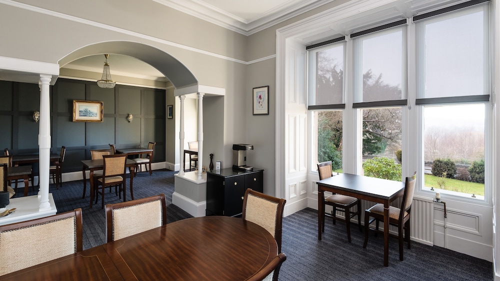 Sunbank House Hotel 64/75