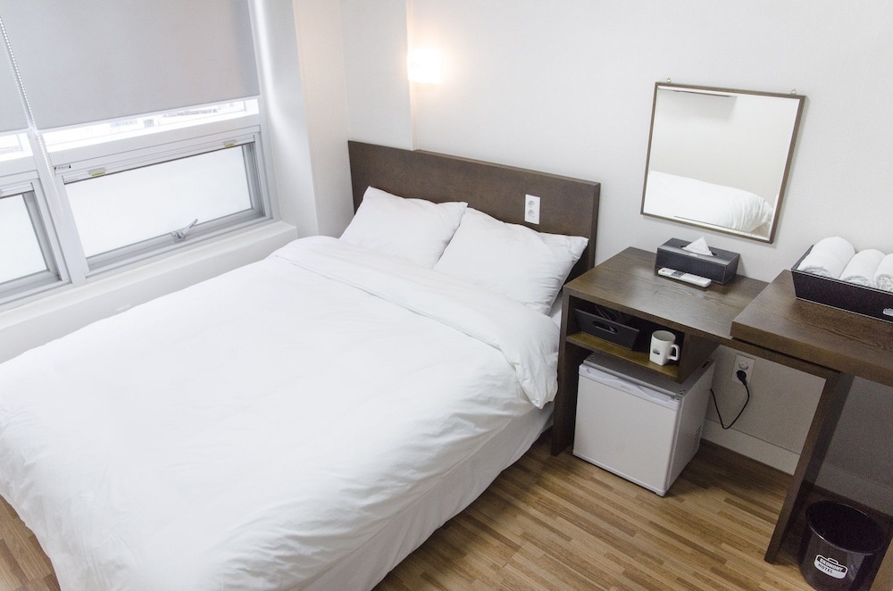 EKONOMY HOTEL HAEUNDAE 10/66