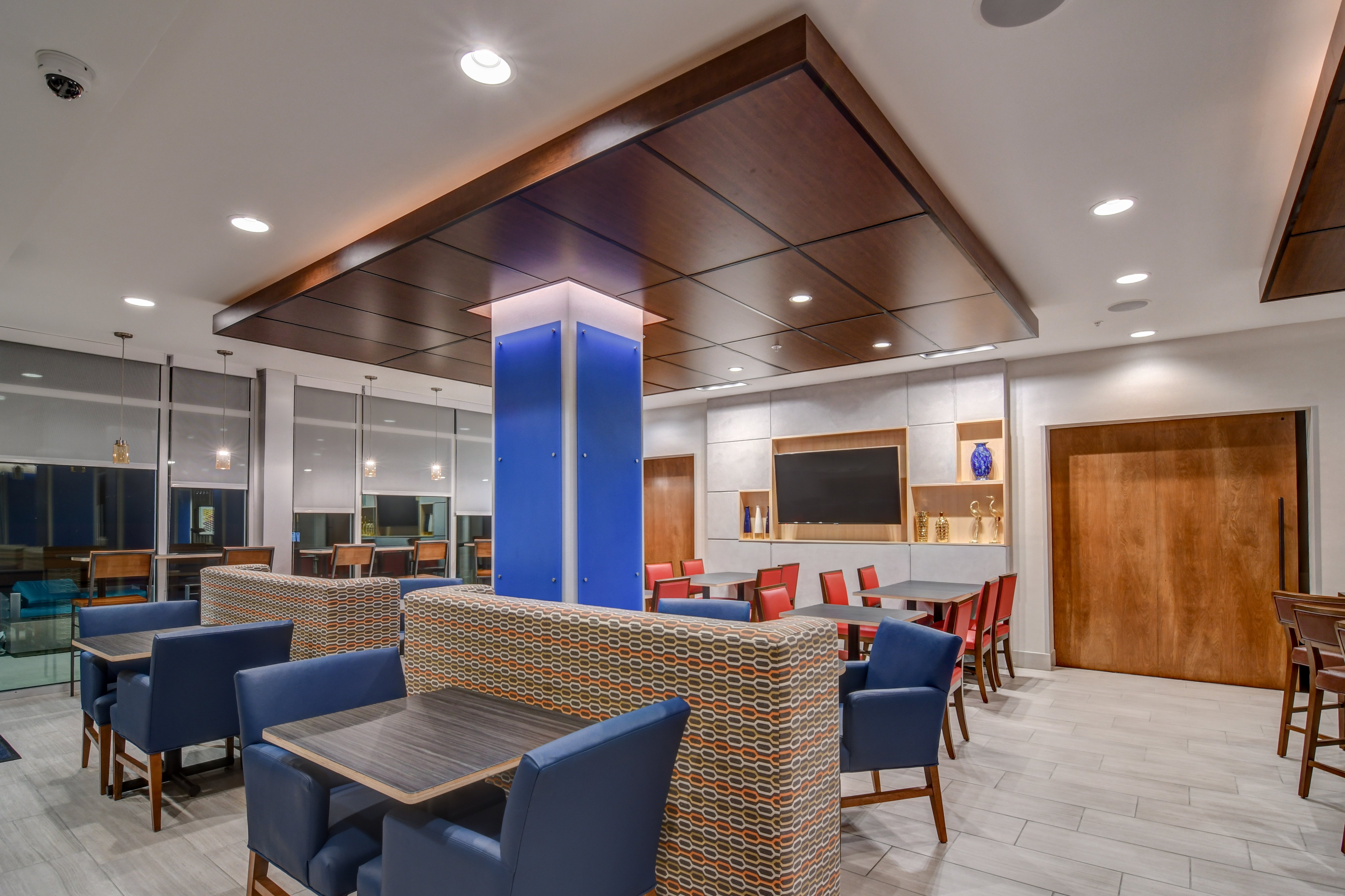HOLIDAY INN EXPRESS FORT WALTON BEACH CENTRAL 40/47