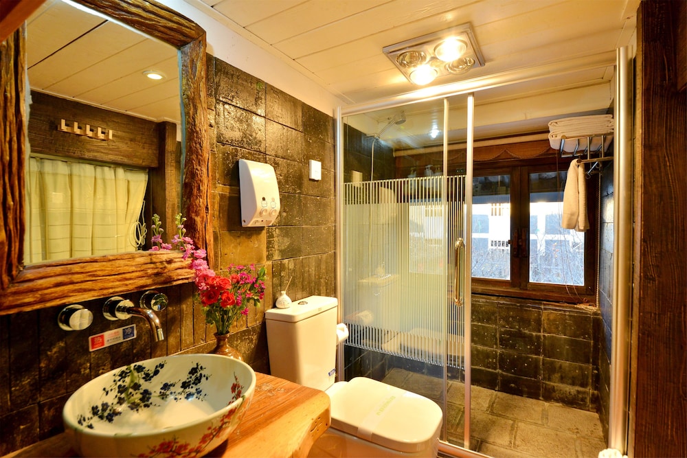 Lijiang Shuhe Youyiju Private Club 47/50
