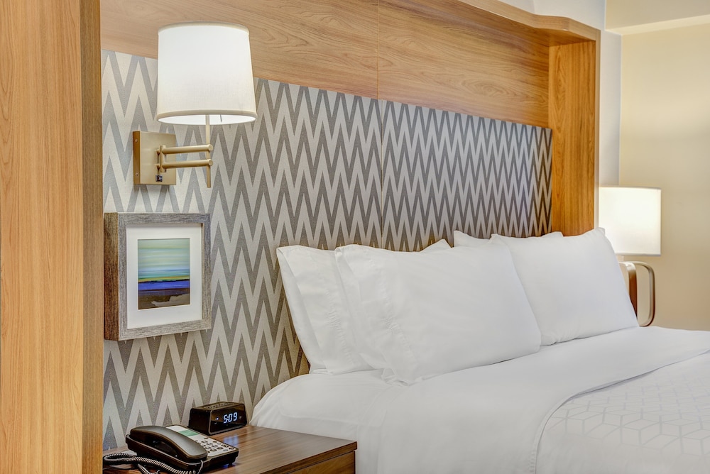 Holiday Inn East Windsor 14/60