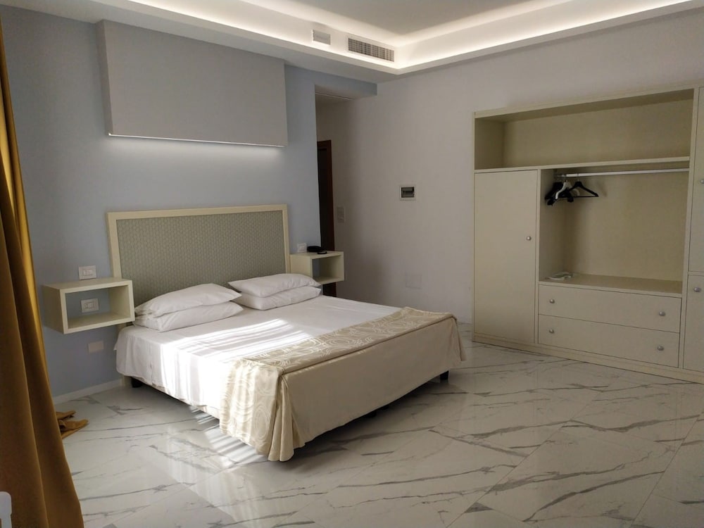 Junior Suite, Studio, Queen Bed