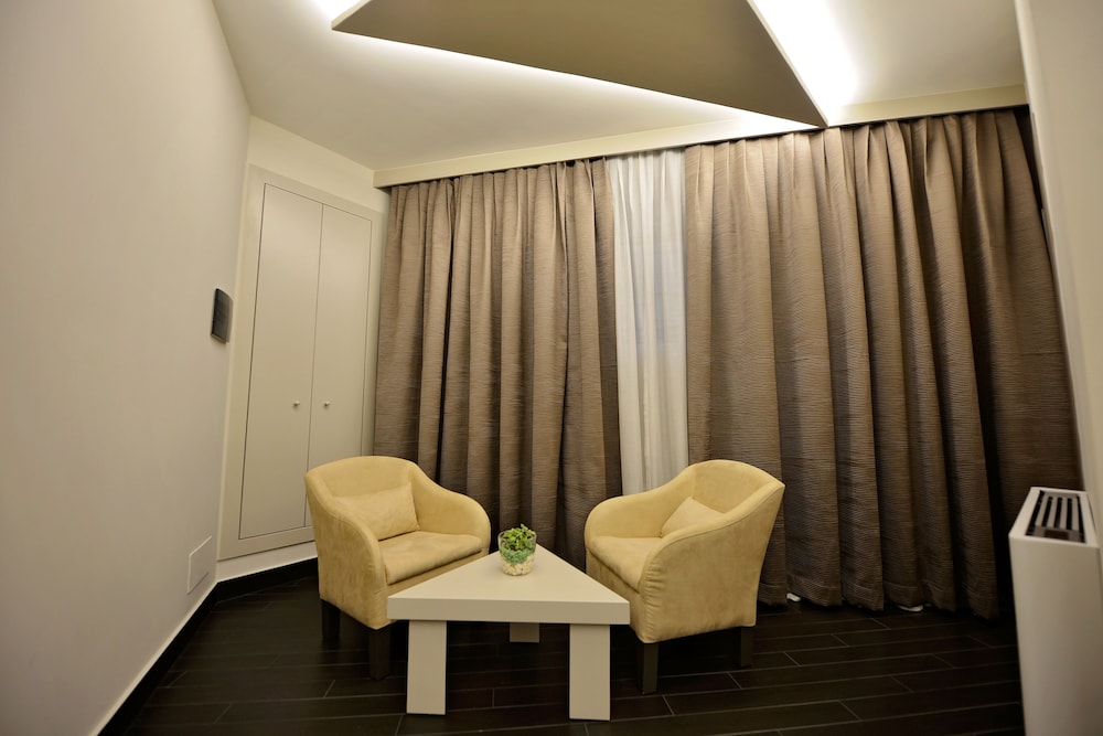 PETIT HOTEL ELITA 14/38