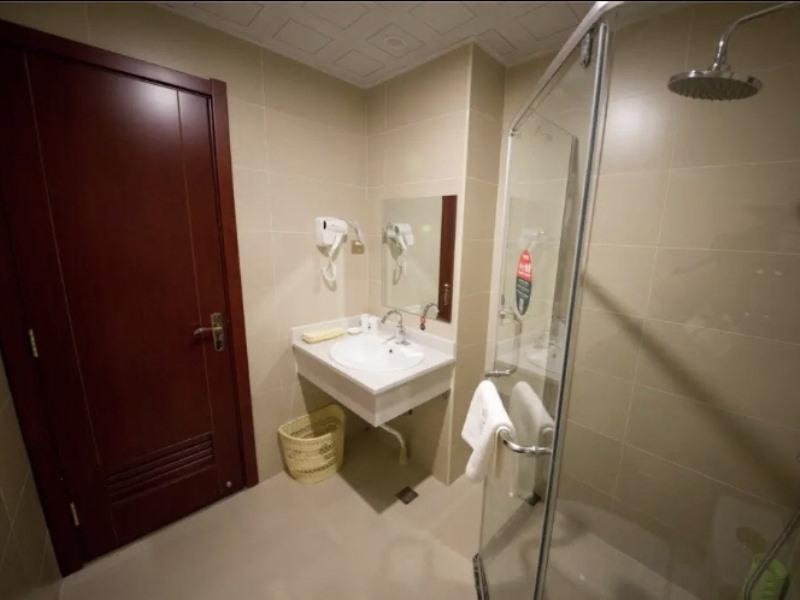 GreenTree Inn Taiyuan East Binhe Road Xiaodian High Speed Mouth Express Hotel 38/40