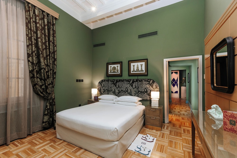 SUITE, APARTMENT