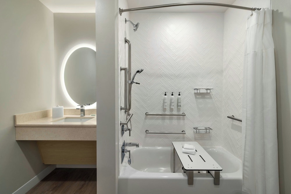 Towneplace Suites By Marriott Duluth 30/31