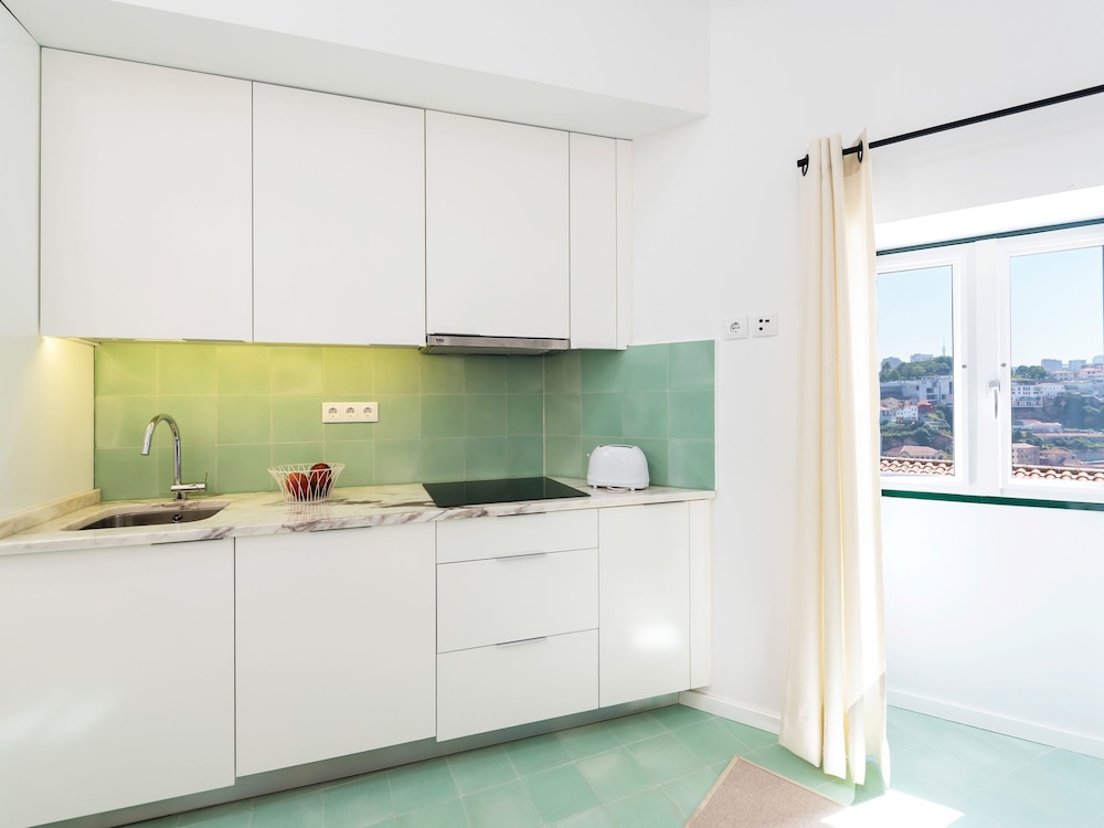 Arco Apartments 8/50